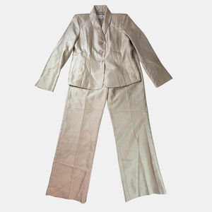 Le Suit Gold Pantsuit Shimmer Gold Size 4P
